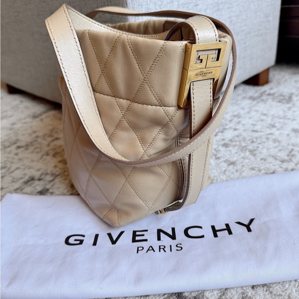 GIVENCHY Beige Nude Quilted Leather Mini GV Bucket Bag shoulder purse - Picture 4 of 15